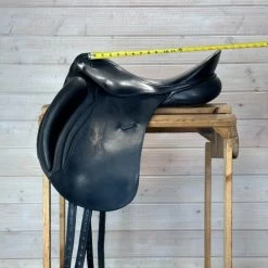 Used Kieffer Orphee TB Dressage Saddle 17/MN -Horse Gear Shop 317 Seat Measurement 89276.1683592234