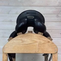 Used Stubben Genesis CL Dressage Saddle 17/N -Horse Gear Shop 332 Cantle 78489.1687460942