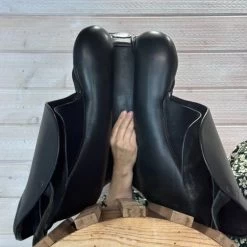 Used Stubben Genesis CL Dressage Saddle 17/N -Horse Gear Shop 332 Channel Measurement 44811.1687460932