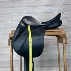 Used Stubben Genesis CL Dressage Saddle 17/N -Horse Gear Shop 332 Flap Length 96851.1687460935