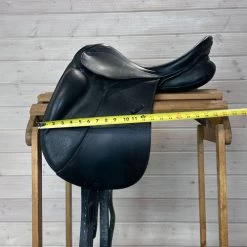 Used Stubben Genesis CL Dressage Saddle 17/N -Horse Gear Shop 332 Flap Width 92362.1687460946