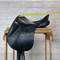Used Stubben Genesis CL Dressage Saddle 17/N -Horse Gear Shop 332 Seat Measurement 67552.1687460950