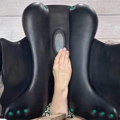 Used Equipe Viktoria Monoflap Dressage Saddle 17.5/W 18 Used Equipe Viktoria Monoflap Dressage Saddle 17.5/W -Horse Gear Shop 334 Channel Measurement 66700.1687461314